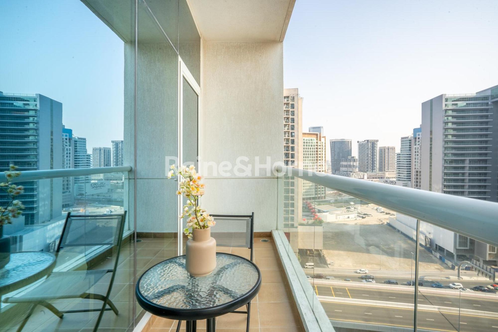 Rh- Modern Walk Away From Burj Khalifa And Mall